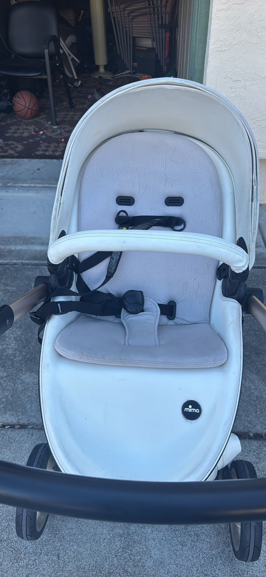 White and black Mima baby stroller
