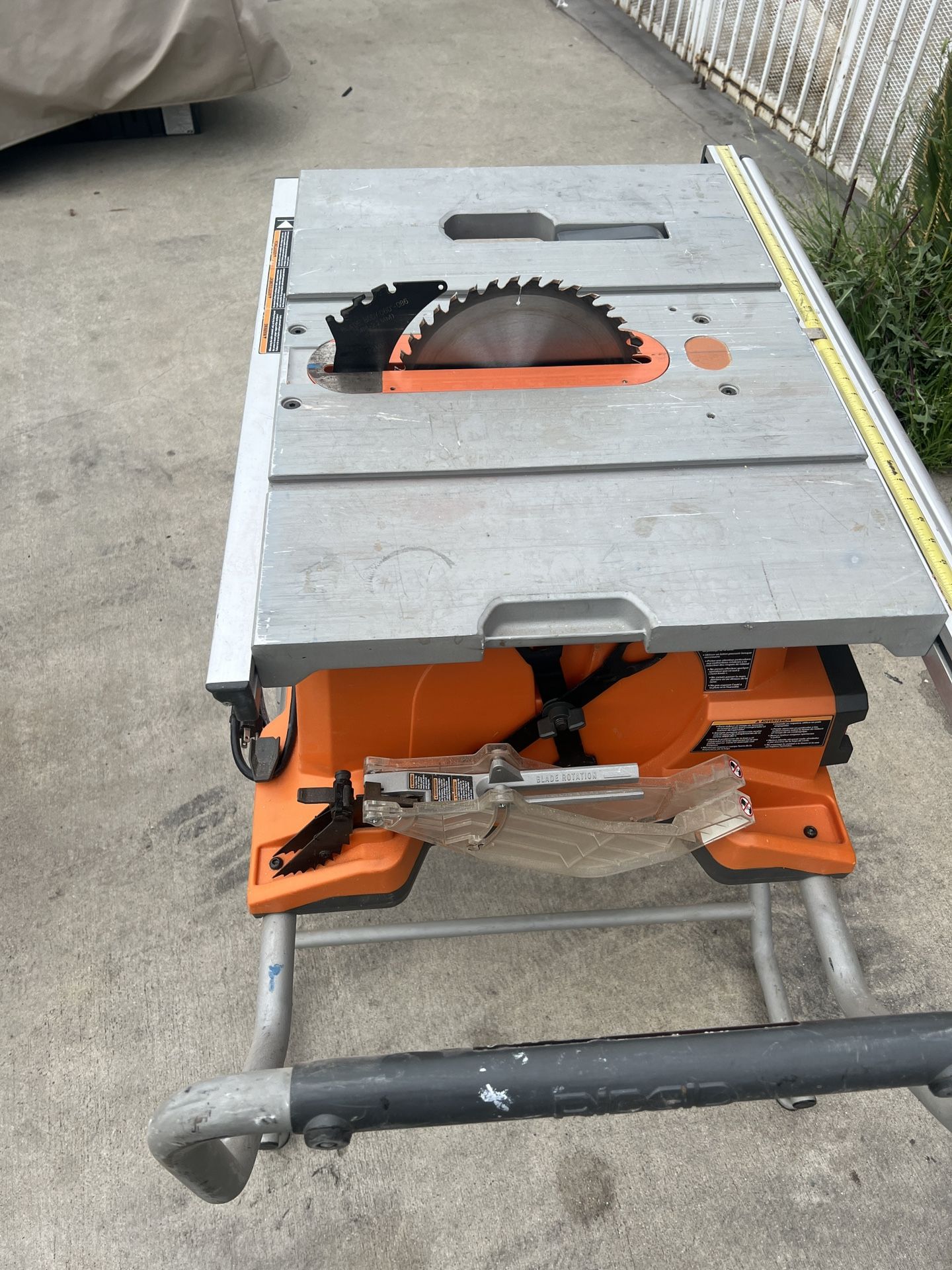 Rigid 10 Inch Table Saw With Stand