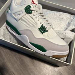 Air Jordan 4  Retro SB