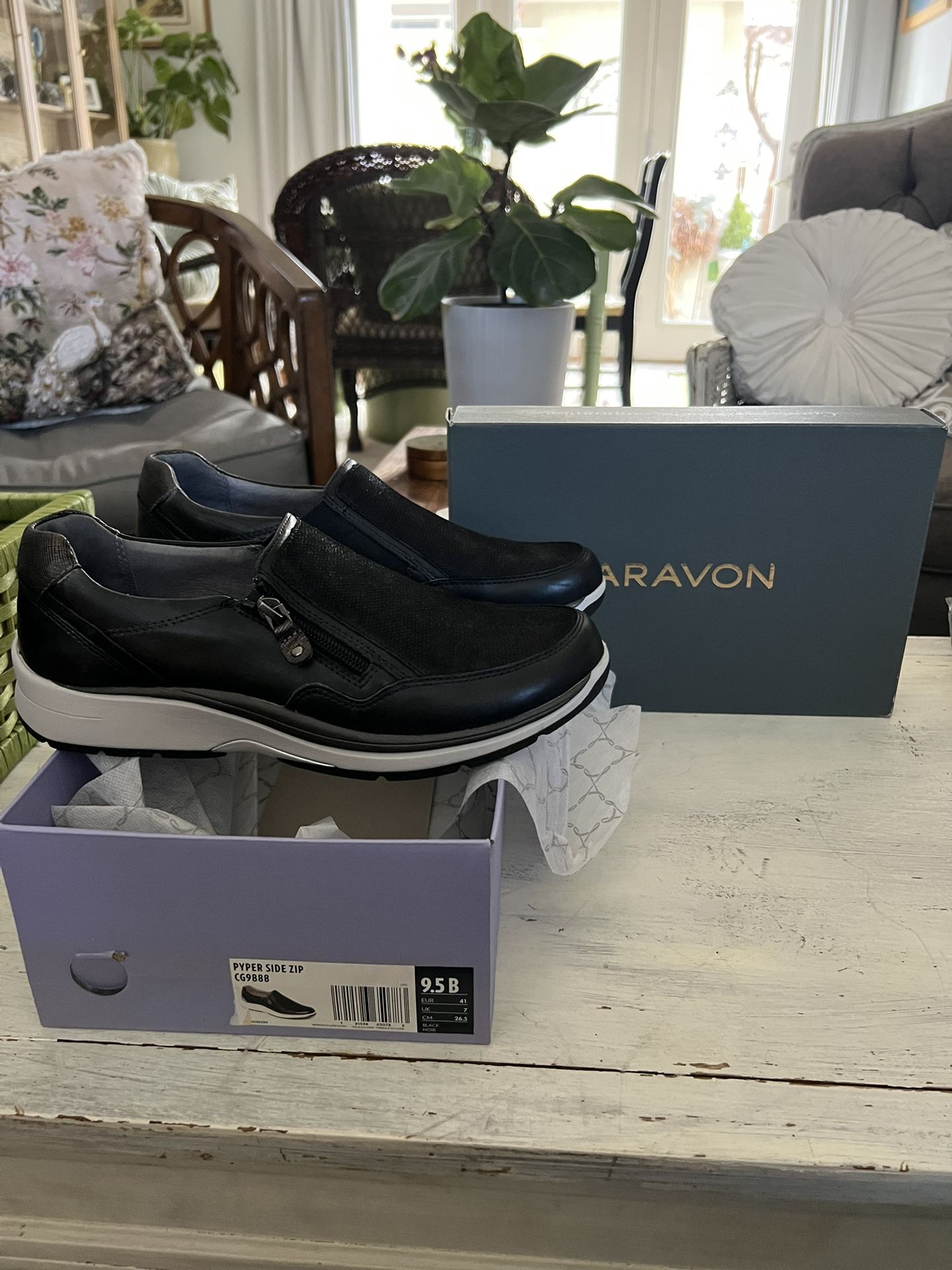 Aravon Ladies Walking Shoes 9.5 B