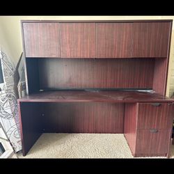 Executive desk With Hutch