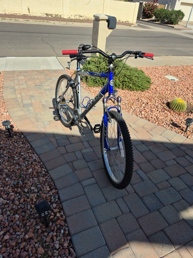 Men's 26 Inch Trek 4300 Mountain Bike