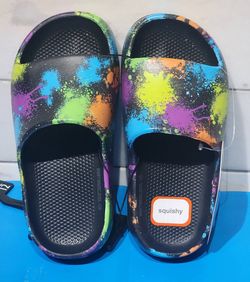 Toddler Boy's Paint Splatter Pillow Slides $5 (One Available In Size 11/12)