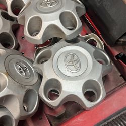Hub Caps Toyota Tundra 