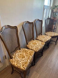 Set a 4 French provincial cane back dining chairs