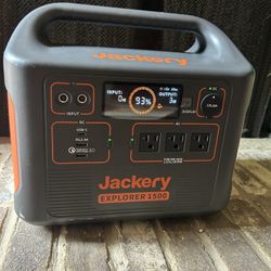 Explorer 1500 Portable Power Station – 1800W / 1488Wh – Excellent Condition Generator