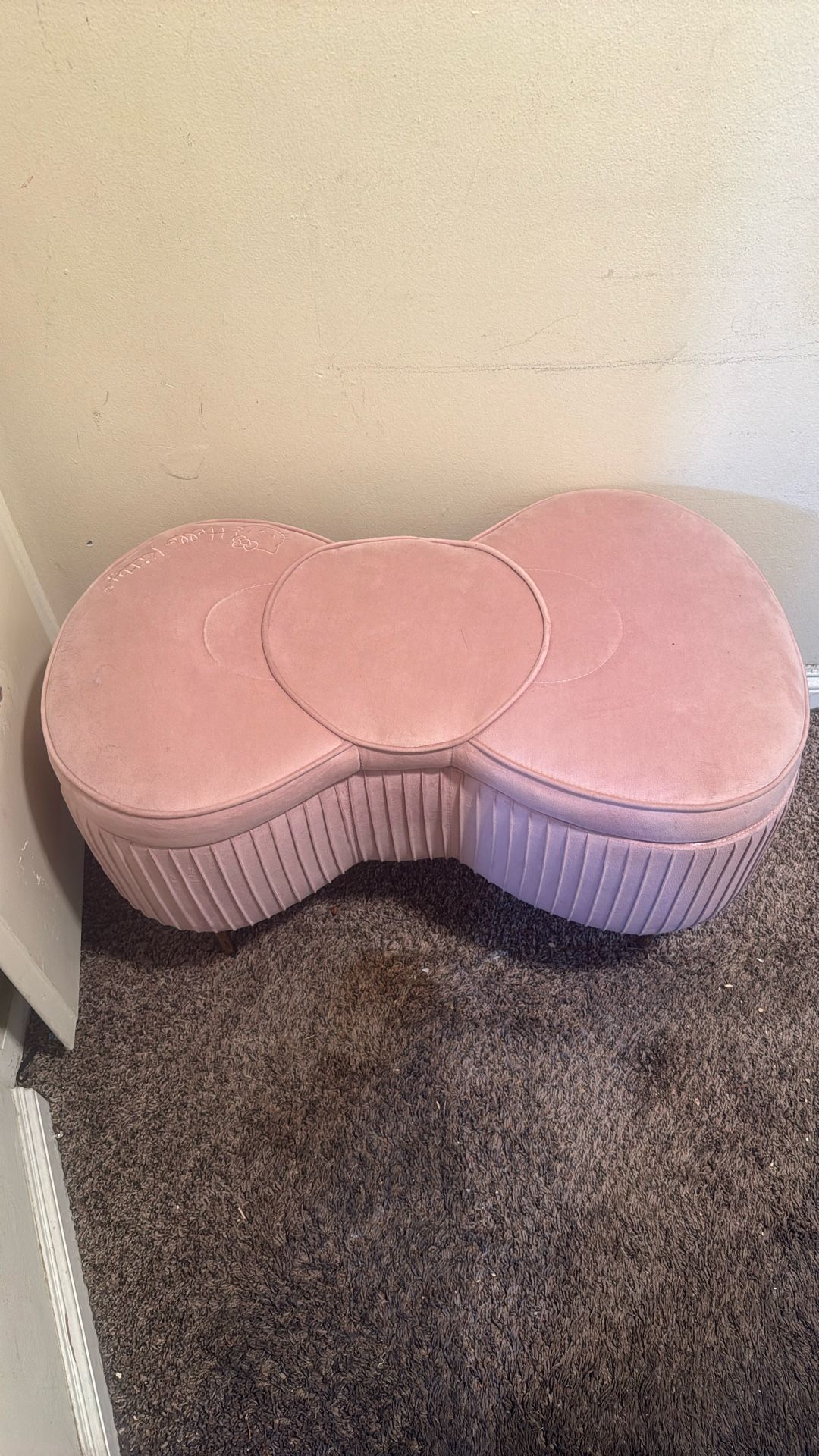 Hello Kity bow storage bench