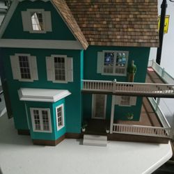 Girl's Dream Dollhouse 