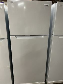 Frigidaire FFHT1822UW Top Freezer Refrigerator (Open-Box / Scratch & Dent)