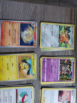Lot of 72 mixed pokemon cards