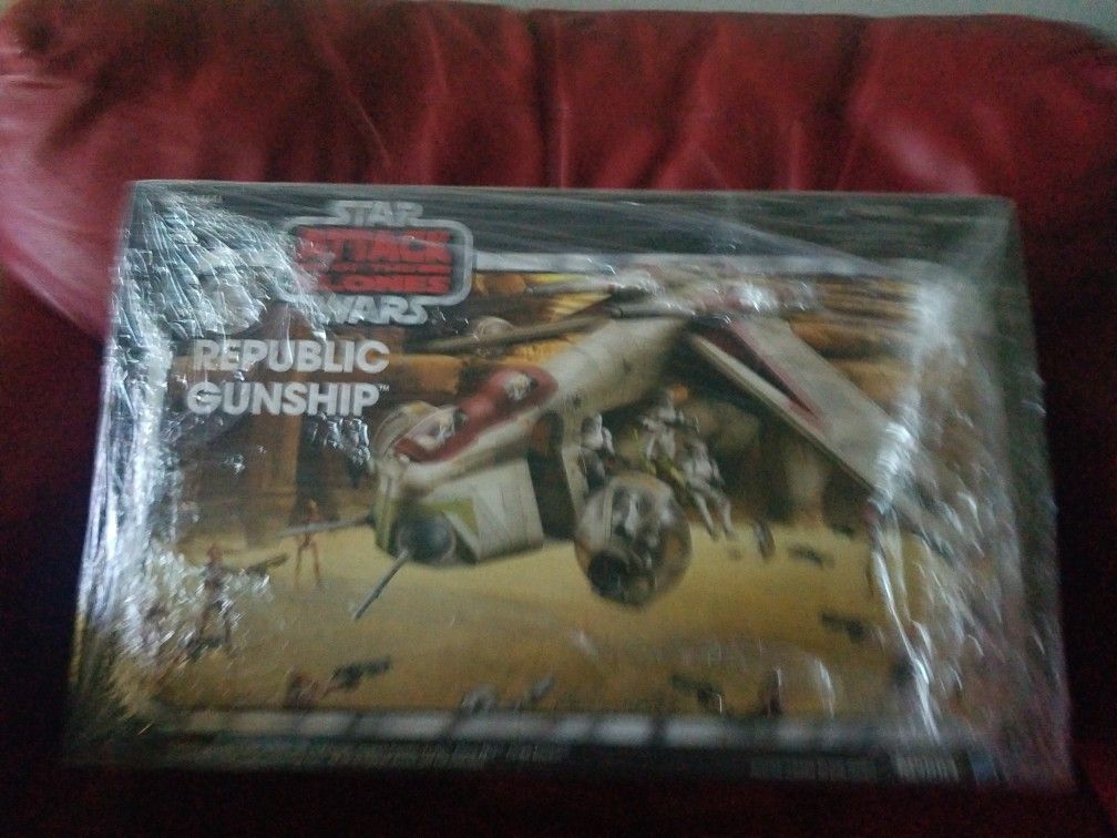 Star Wars THE VINTAGE COLLECTION REPUBLIC GUNSHIP SEALED TOYS R US