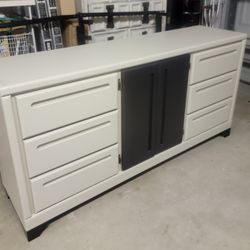 9 Draw Dresser