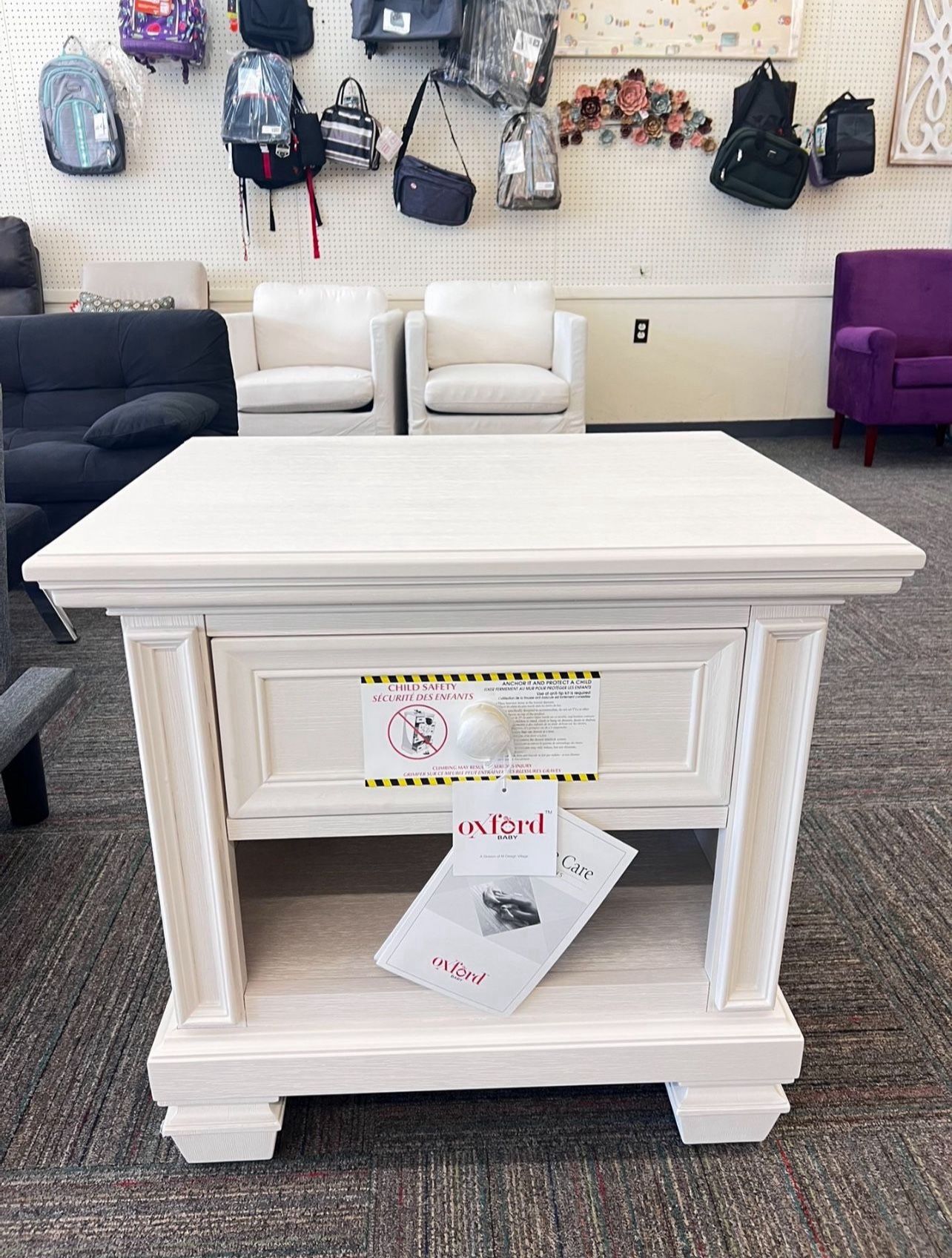 NEW Oyster White End Table / Nightstand β Solid Wood, 1 Drawer