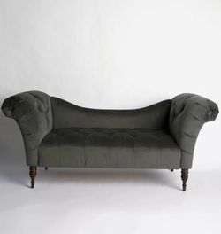 Luxury Tufted Velvet Chaise Lounge / Settee (Charcoal Gray)