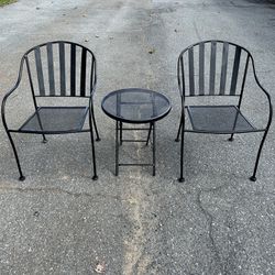 Beautiful Metal Bistro Set 2 Chairs and Round Side Table **