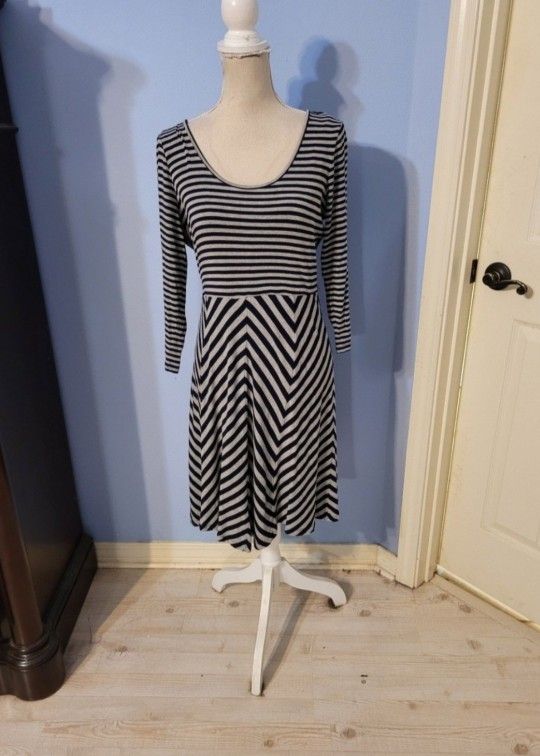 Calvin Klein Size 10 Womens Dress