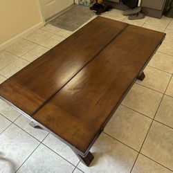 Expandable Coffee Table