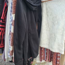 2 Tier Round Clothes Rack
