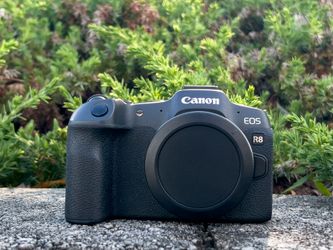 Canon EOS R8