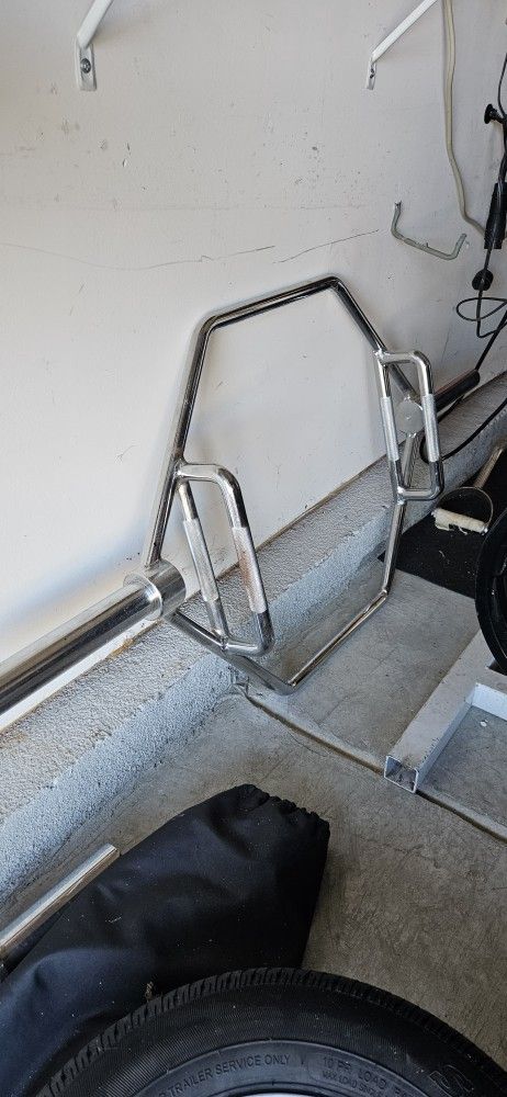 X Mark Trap Bar (Shrug Bar)