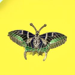 Vintage Enamel Butterfly Trinket charm box magnetic metal.