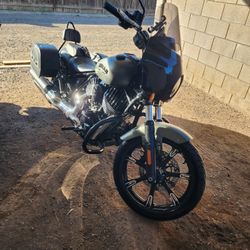 2022 Indian Chief Dark Horse