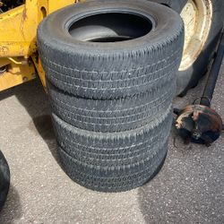 4 Michelin LT275/65R18 Tires 
