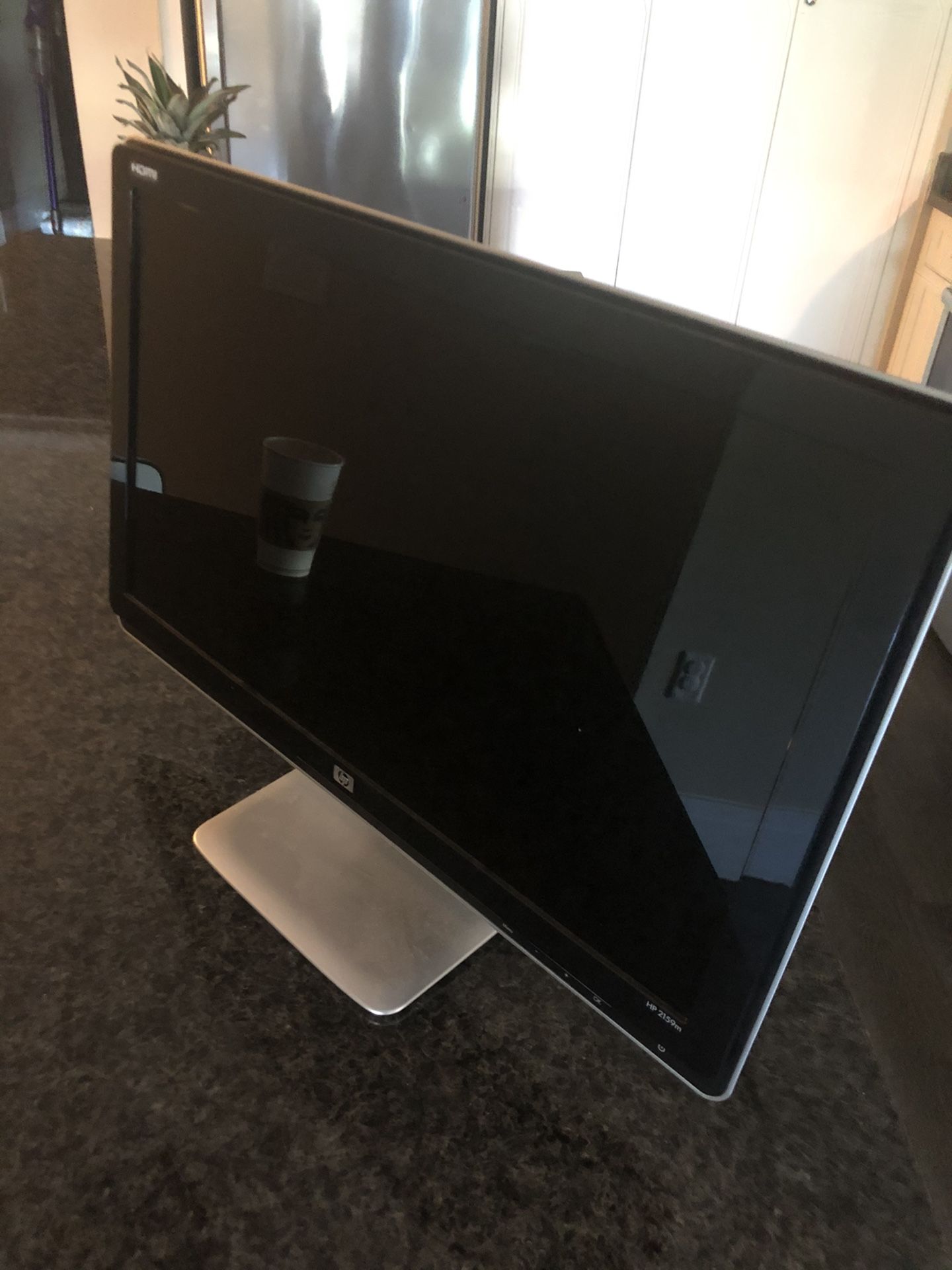 HP 21.5” 1080p computer monitor