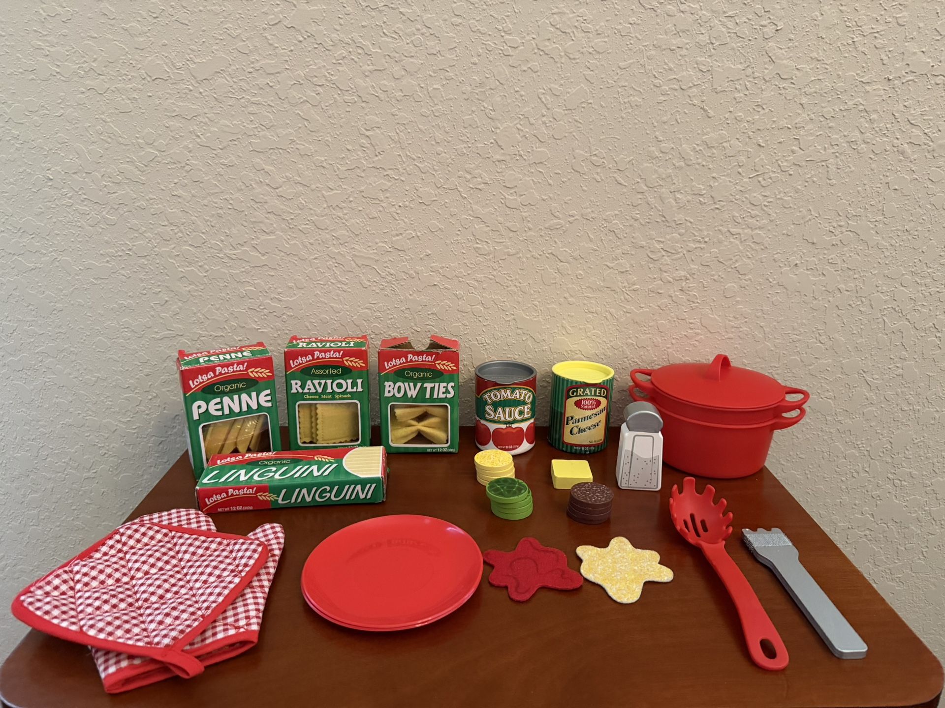 Melissa & Doug Prepare & Serve Pasta Set with Toy Food & Kids Play Kitchen Accessories