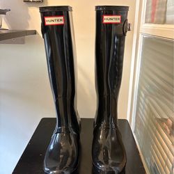 Hunter Original Tall Rain Boots - Black - [Size 7] - Like New
