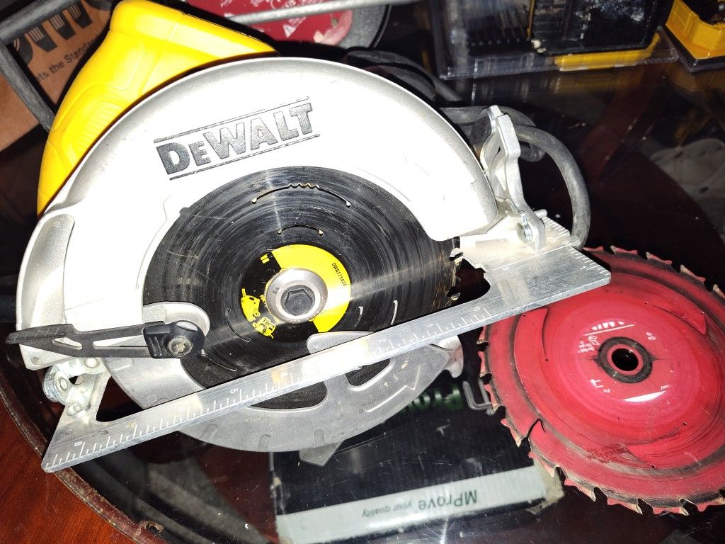 DeWalt Electric 7"
