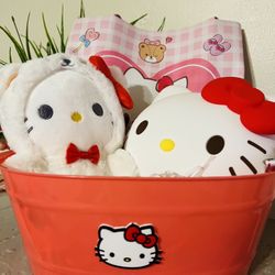 Hello Kitty basket