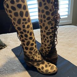 Free bird All Leather Leopard Boots Never Worn Have Box