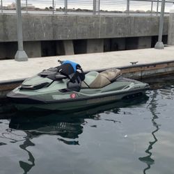 2022 Seadoo GTX 300 Limited Jet Skk with Trailer 