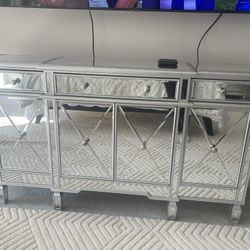 Mirrored Consoles (2)