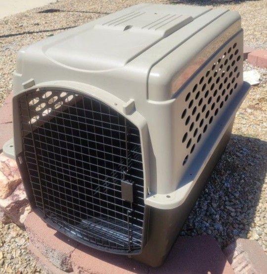 Like New Medium 32" Long Petmate Vari Dog Crate  Carrier For Dogs 30-50 Lbs