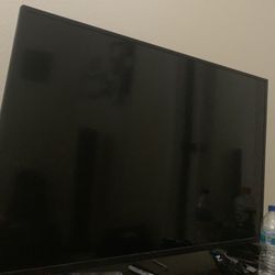 Insignia ROKU (smart) Tv 47”
