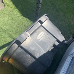 Rubbermaid 100 gal Stock Tank For Livestock