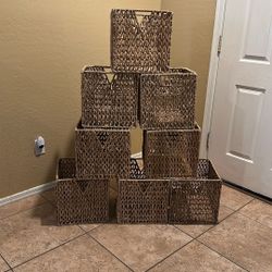 8 Storage Bins