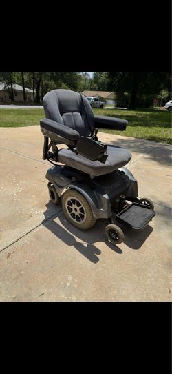 Pride Jazzy Power Wheelchair - Runs Great. Needs New Batteries