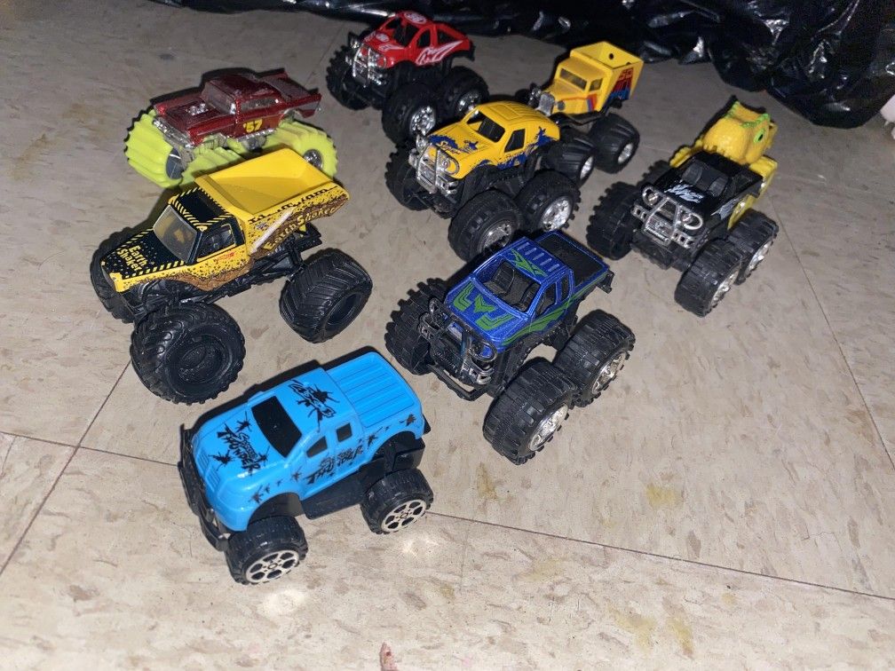 8 Monster Trucks
