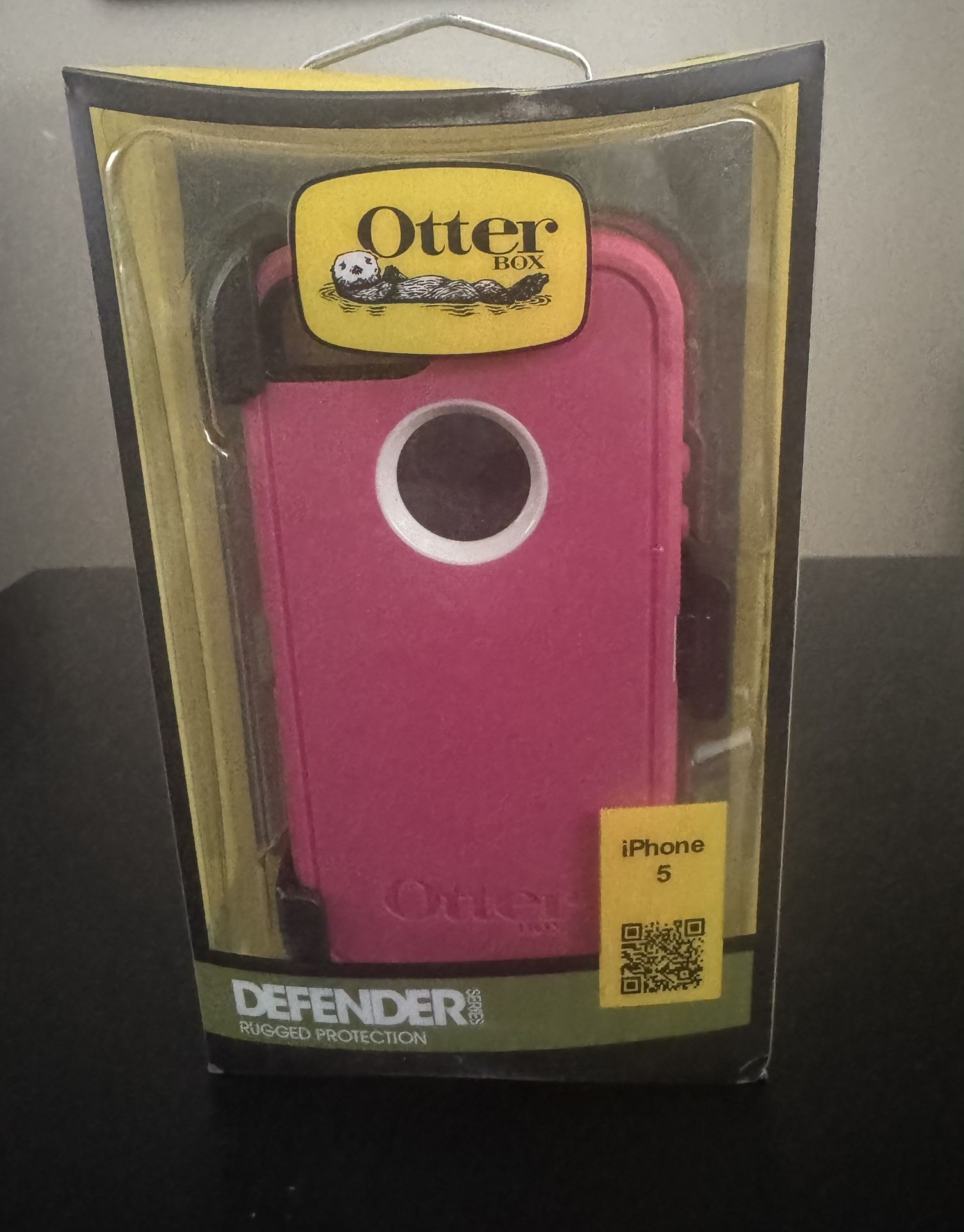 OtterBox Defender Phone Case with Clip for iPhone 5 in pink