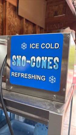 Snow cone machine