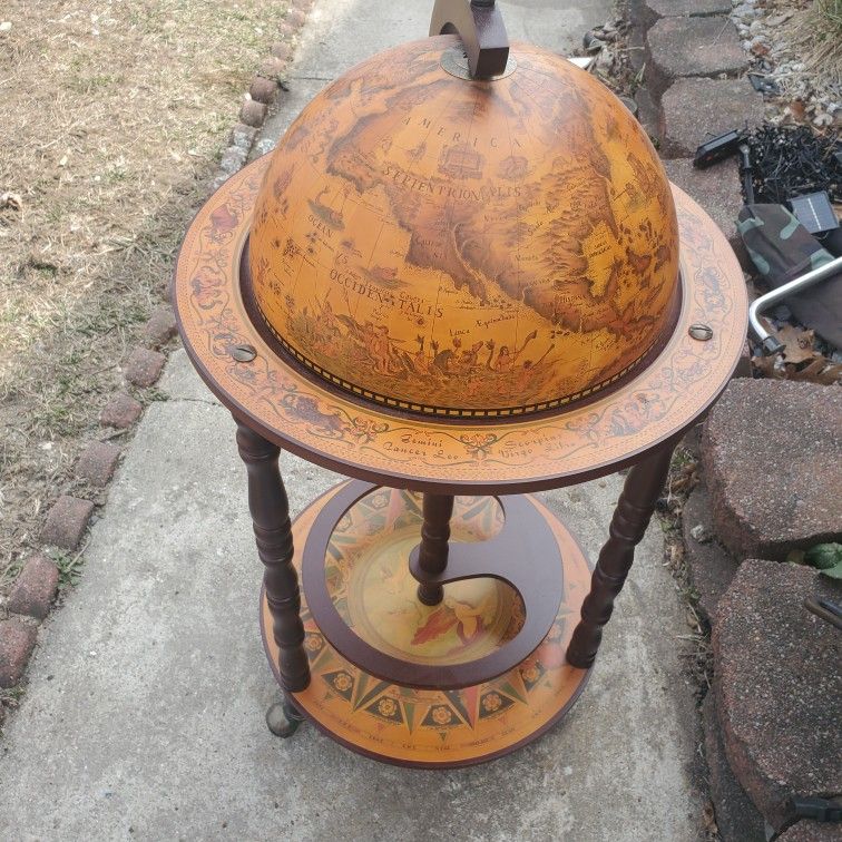 Old World Globe Bar