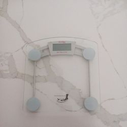 Body Scale Lightweight Glass