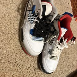 Air Jordan 4 Retro Size 5.5 
