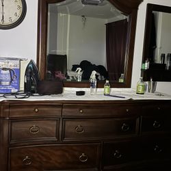 10 Driyer Dresser With Mirror 