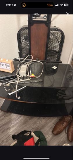 Entertainment Center/TV Stand (3 shelves)