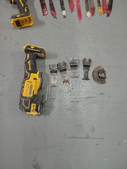 DeWalt ATOMIC 20V MAX Cordless Brushless Oscillating Multi Tool with Blades
