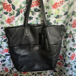 Coach Vintage Black Leather Purse 